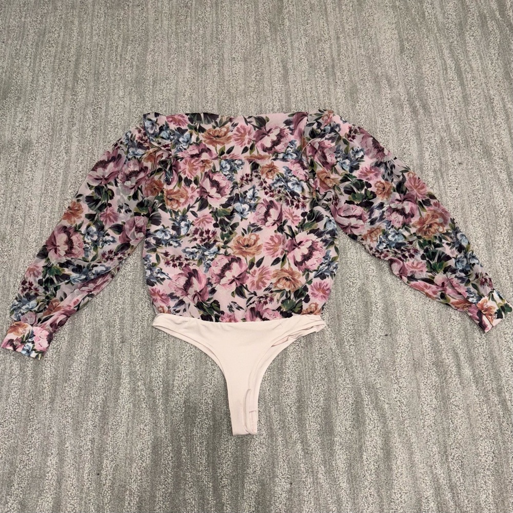 ASTR The Label Surplice Bodysuit Long Sleeve Floral Boho Women’s Size XS - Picture 2 of 6